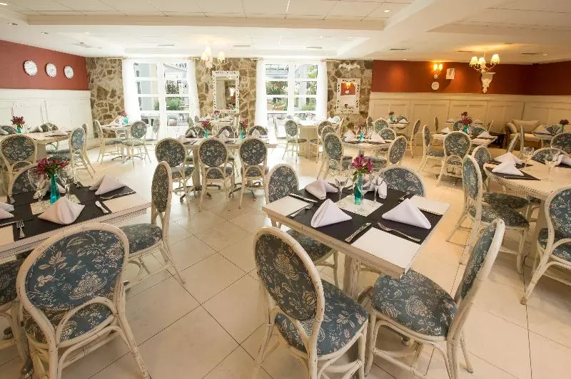 Отель Il Campanario Villaggio Resort