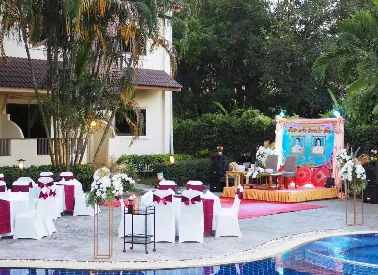 Отель Luckswan Resort Chiang Rai   Sha Extra Plus