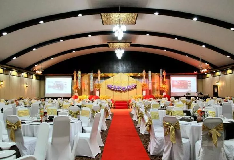 Отель Luckswan Resort Chiang Rai   Sha Extra Plus