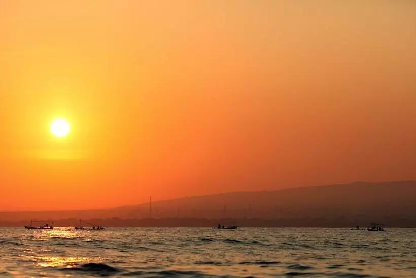 Puri Saron Hotel Baruna Beach Lovina