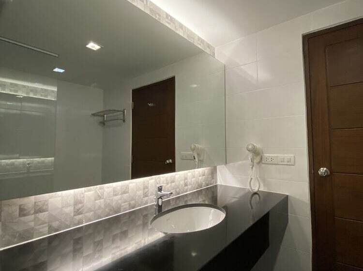 Hotel The One Bay Breeze