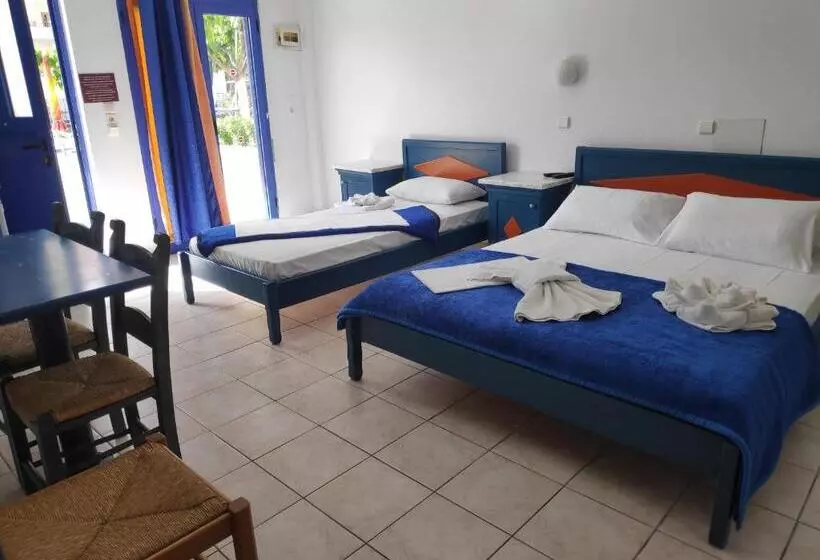 Leonidas Studios & Apartments