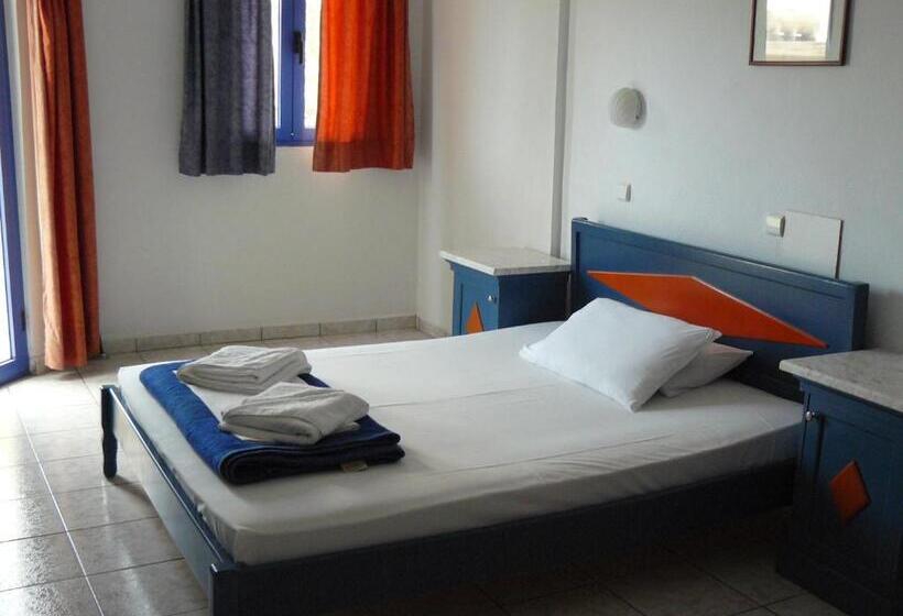 Leonidas Studios & Apartments