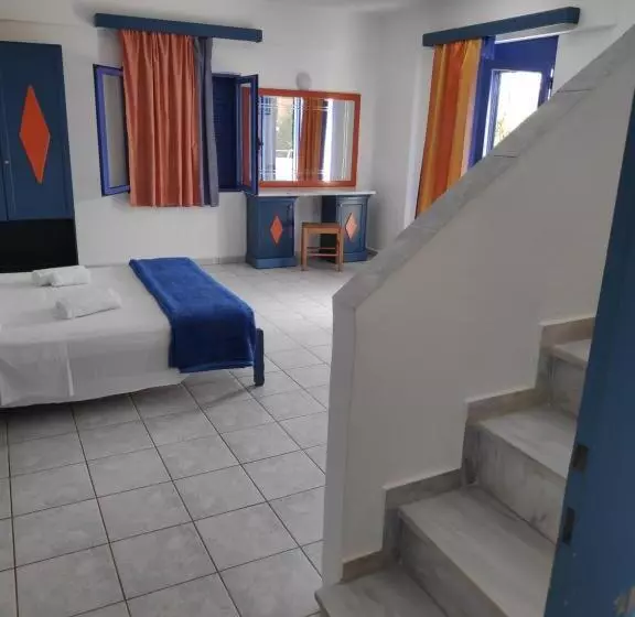 Leonidas Studios & Apartments