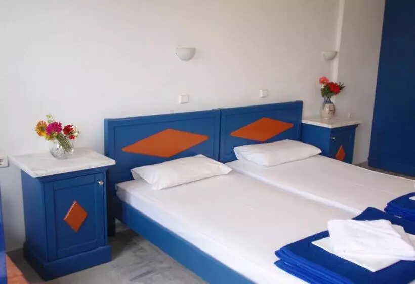 Leonidas Studios & Apartments