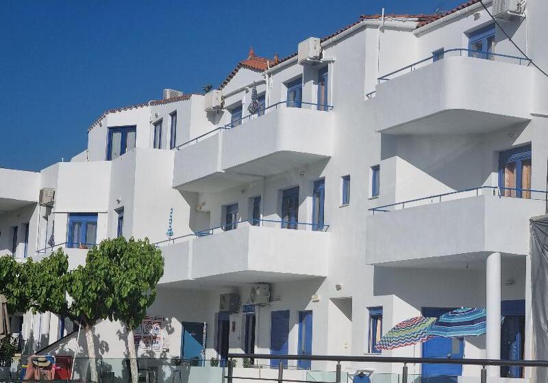 Leonidas Studios & Apartments