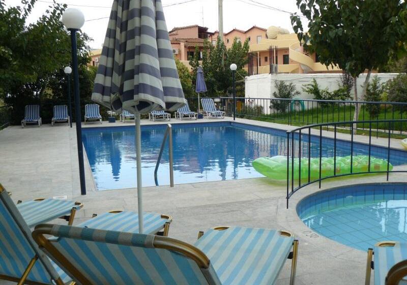 Leonidas Studios & Apartments