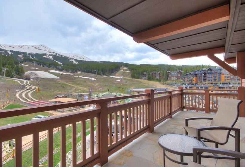 One Ski Hill, A Rockresort
