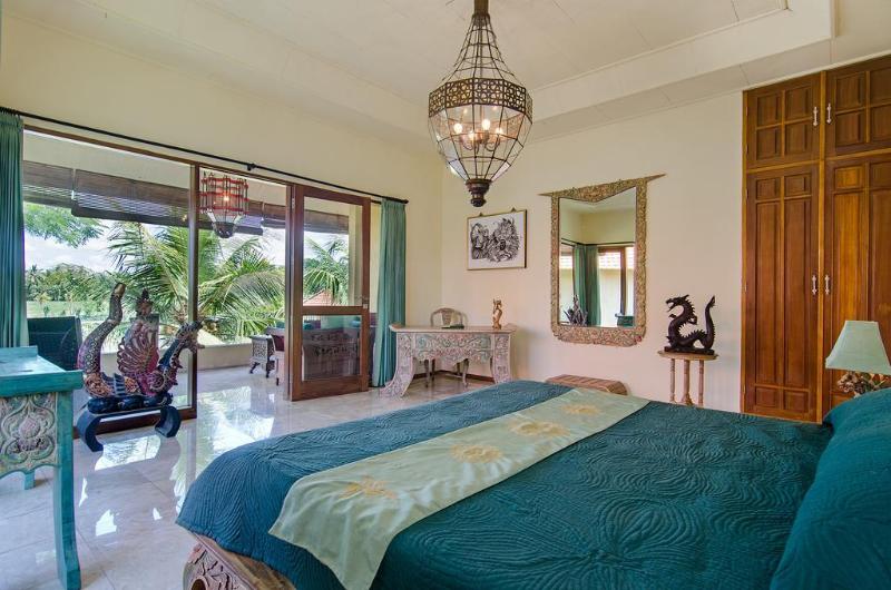 Green Field Hotel And Restaurant