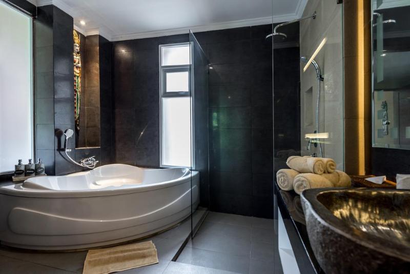 Green Field Hotel And Restaurant