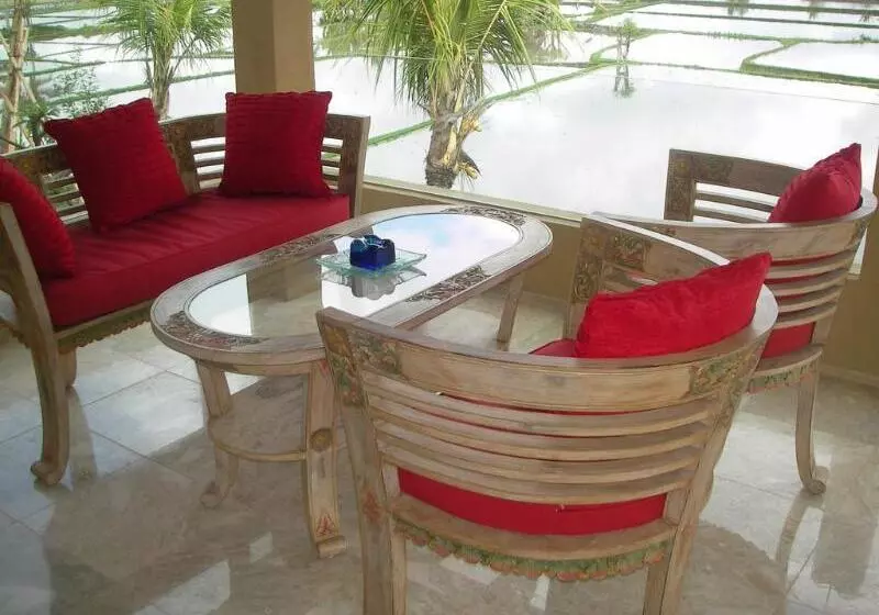 Green Field Hotel And Restaurant