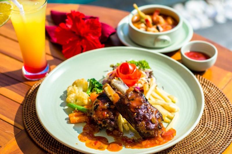 Green Field Hotel And Restaurant