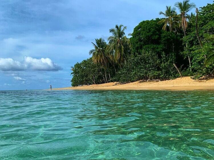 ホテル Almonds & Corals Boutique