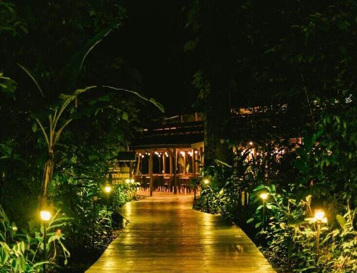 ホテル Almonds & Corals Boutique