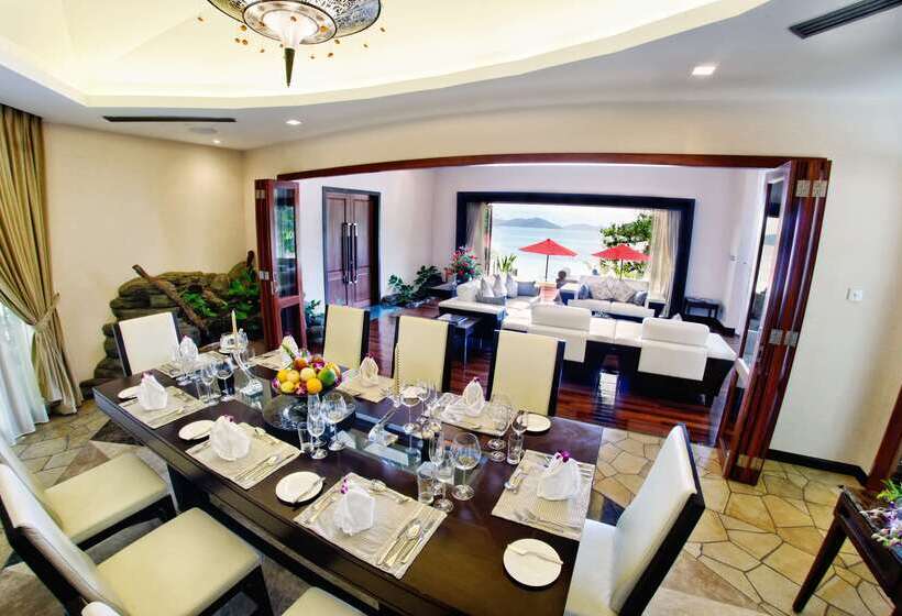 Otel Bunga Raya Island Resort & Spa