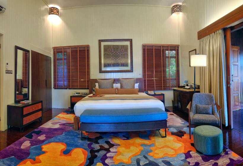 Otel Bunga Raya Island Resort & Spa