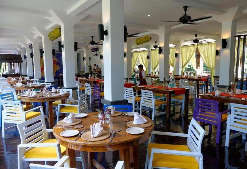 Otel Bunga Raya Island Resort & Spa