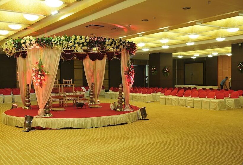 בית מלון כפרי The Cambay Grand