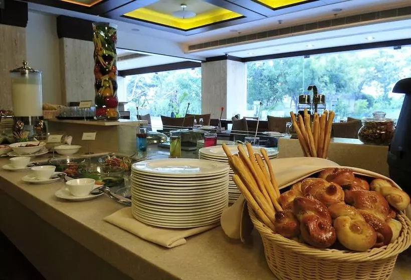 فندق The Cambay Grand