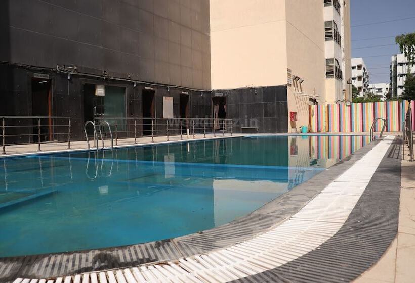 בית מלון כפרי The Cambay Grand