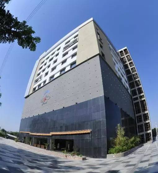 فندق The Cambay Grand