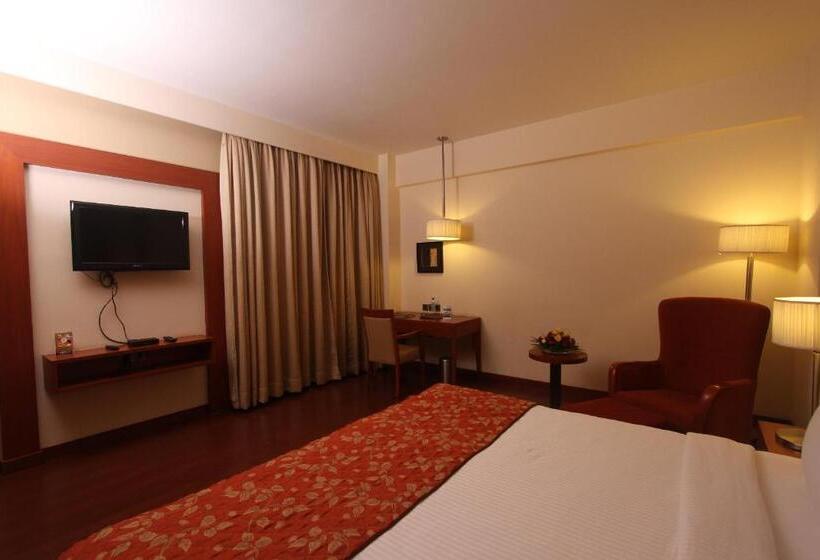 בית מלון כפרי The Cambay Grand