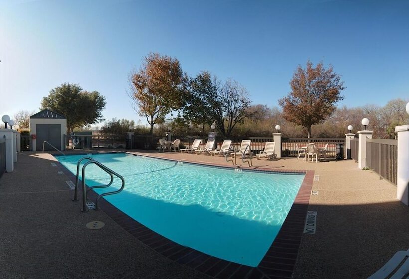Hotel Days Inn By Wyndham Fort Worth North / Fossil Creek