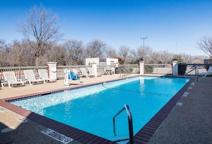 Hotel Days Inn By Wyndham Fort Worth North / Fossil Creek