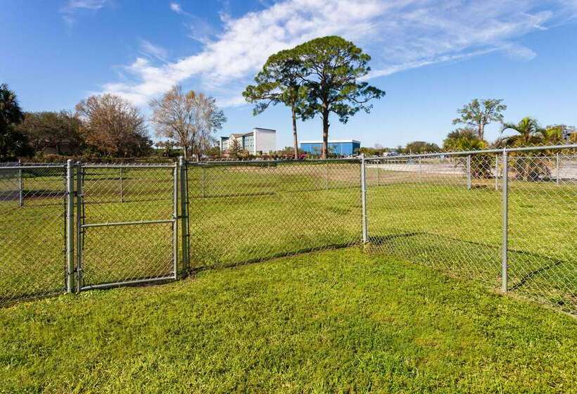 ホテル Days Inn By Wyndham Melbourne