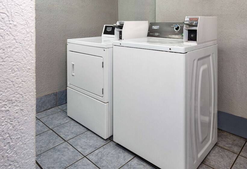 ホテル Days Inn By Wyndham Melbourne