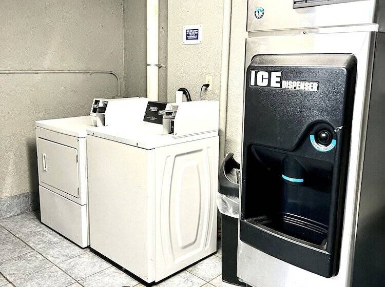 ホテル Days Inn By Wyndham Melbourne