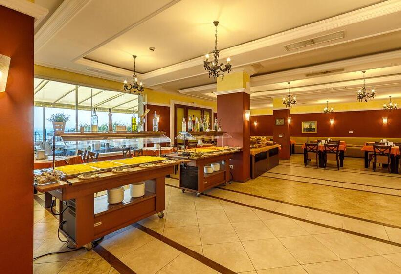 هتل Festa Pomorie Resort