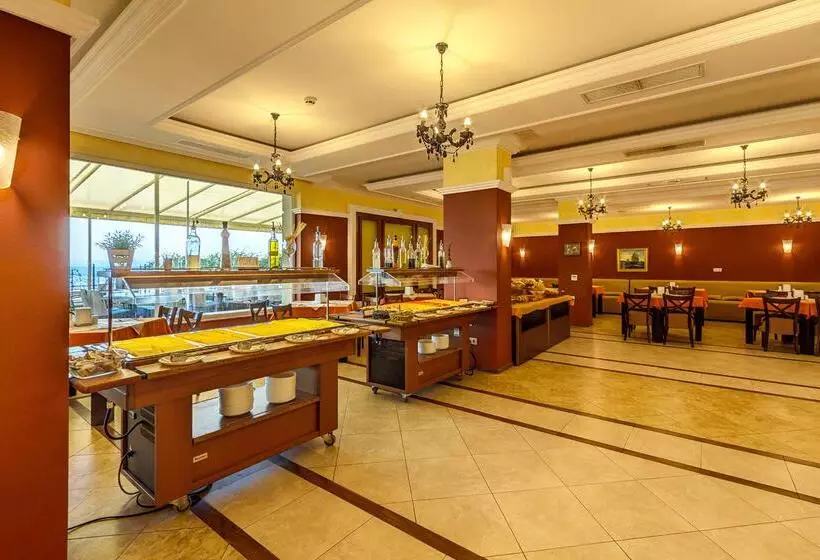 هتل Festa Pomorie Resort