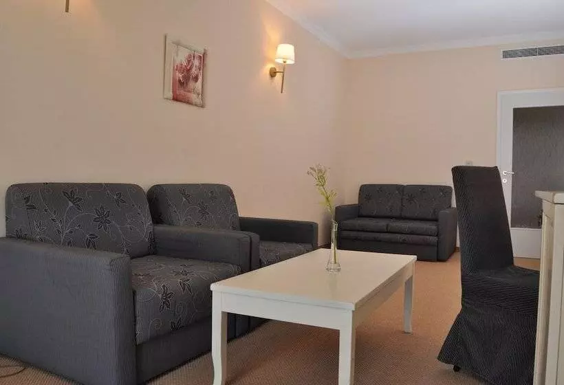 هتل Festa Pomorie Resort