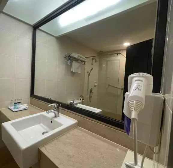 Отель Flamingo By The Beach Penang