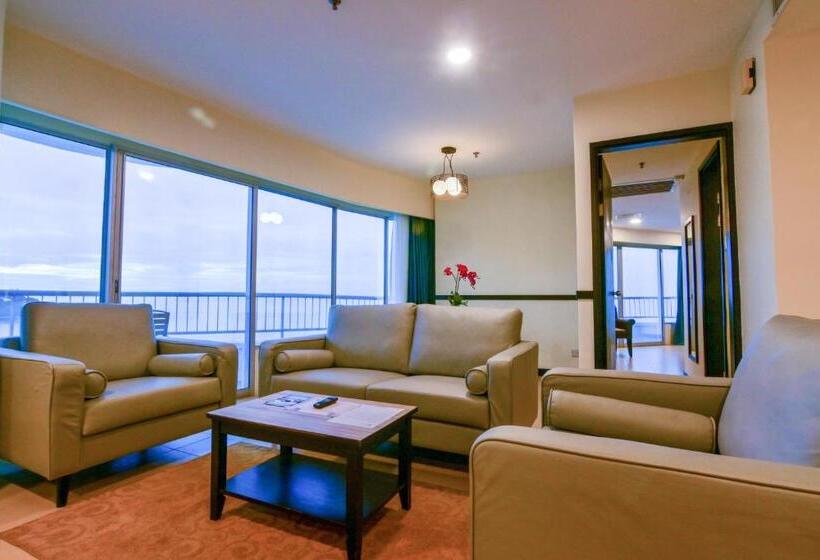 Отель Flamingo By The Beach Penang