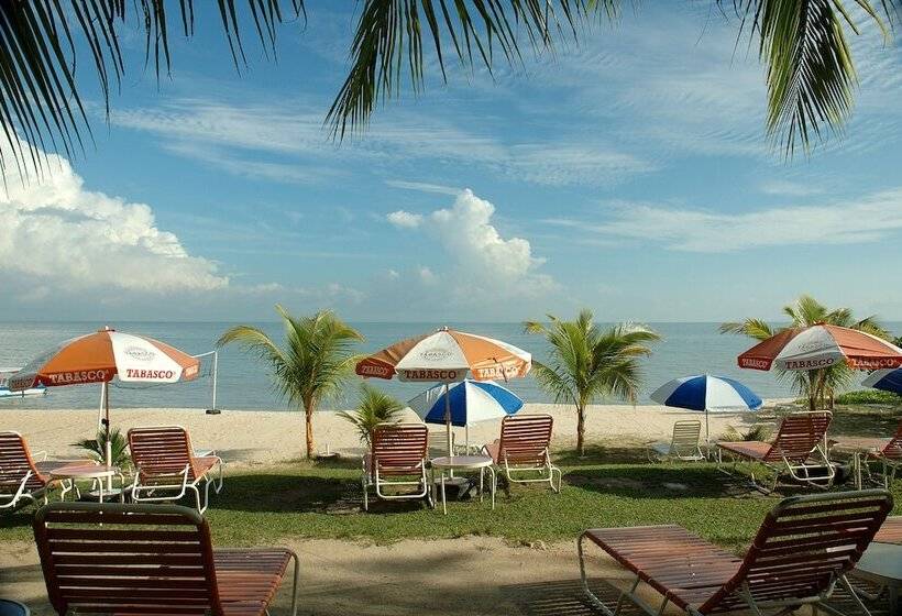 Отель Flamingo By The Beach Penang