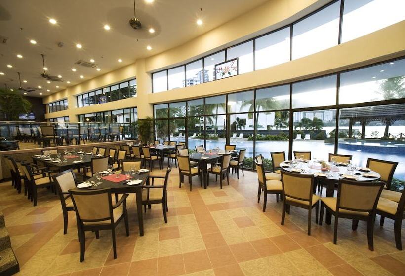 Отель Flamingo By The Beach Penang