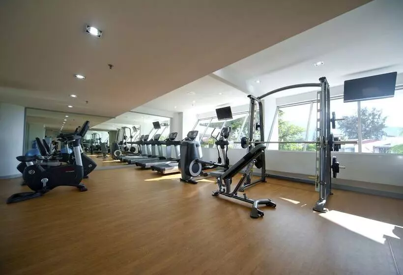 Отель Flamingo By The Beach Penang