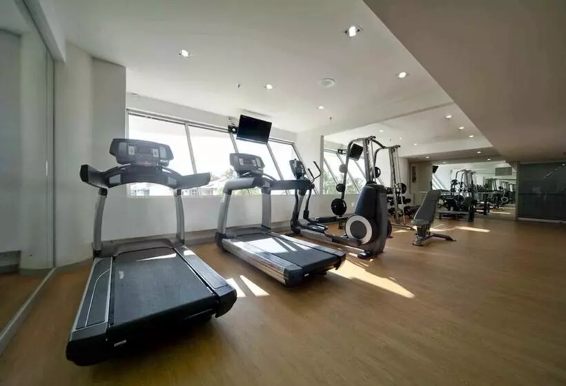 Отель Flamingo By The Beach Penang