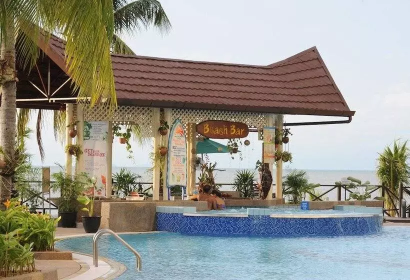 Отель Flamingo By The Beach Penang