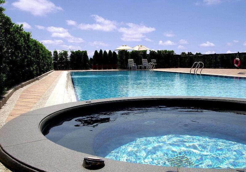 هتل Grand Victoria