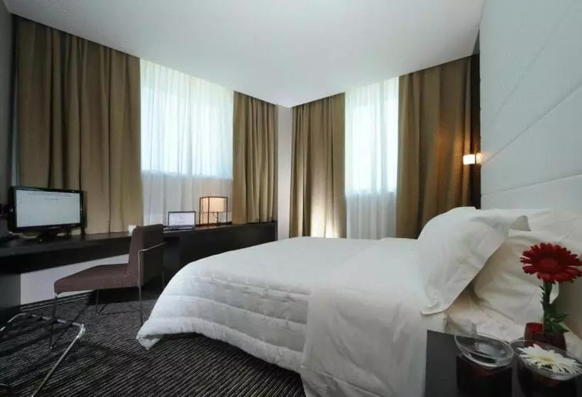H2c Hotel Milanofiori