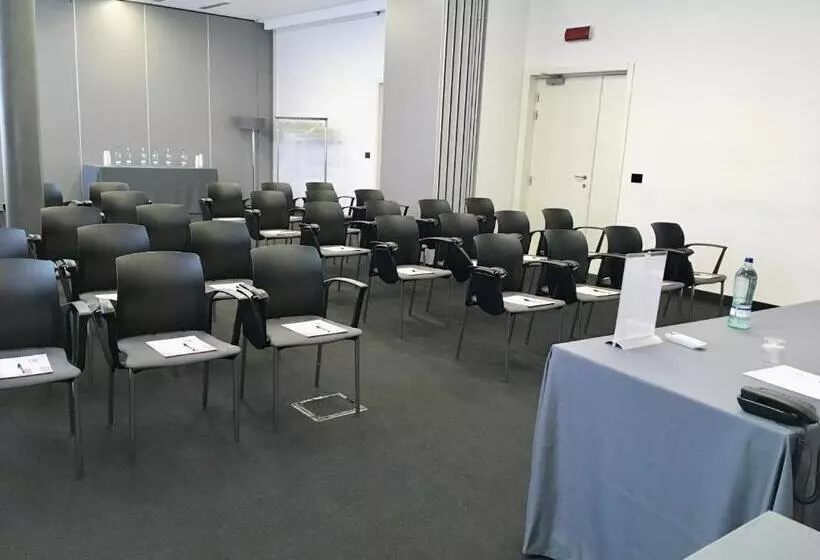 H2c Hotel Milanofiori