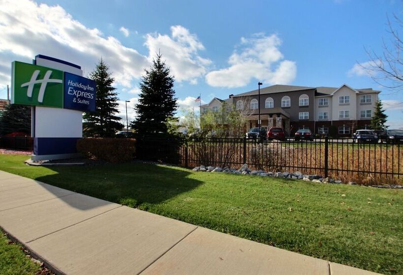 Holiday Inn Express Hotel & Suites Milwaukee Airport, An Ihg