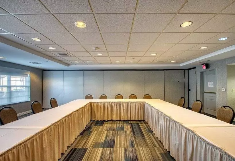 Holiday Inn Express Hotel & Suites Milwaukee Airport, An Ihg