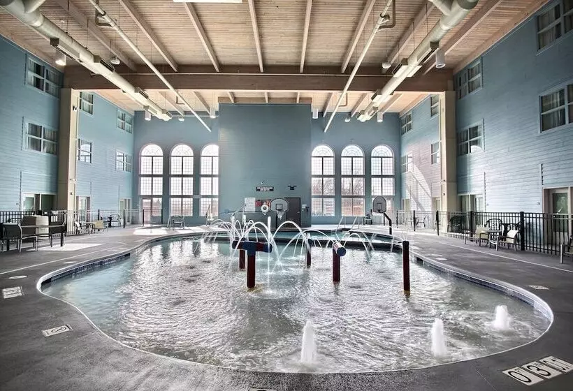 Holiday Inn Express Hotel & Suites Milwaukee Airport, An Ihg