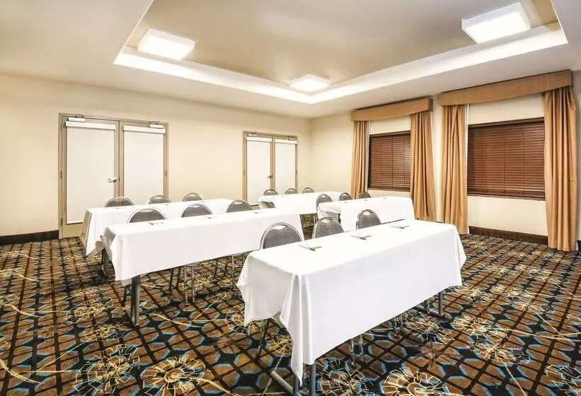 ホテル La Quinta By Wyndham San Antonio North Stone Oak