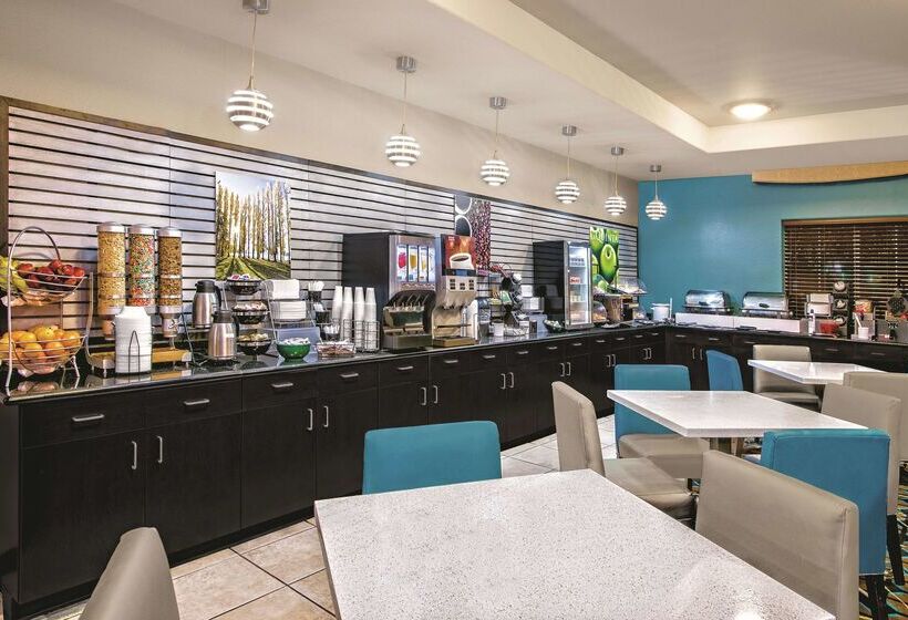 هتل La Quinta By Wyndham San Antonio North Stone Oak