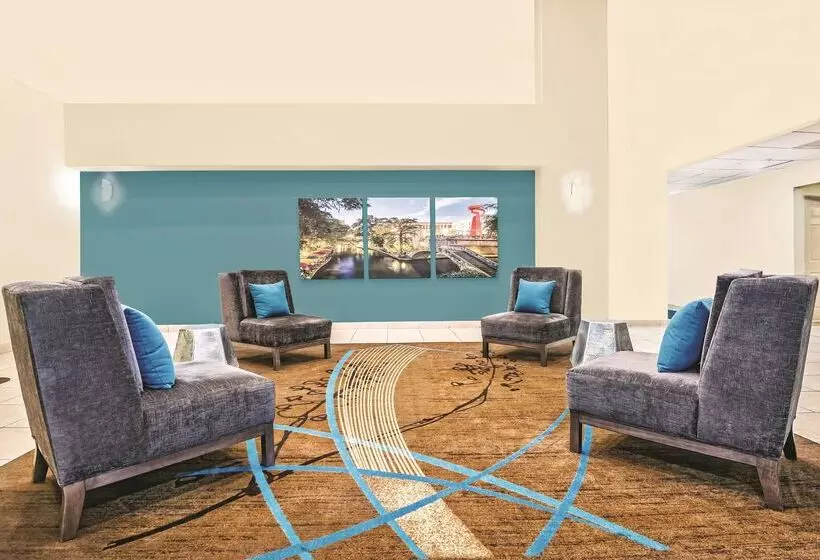 ホテル La Quinta By Wyndham San Antonio North Stone Oak